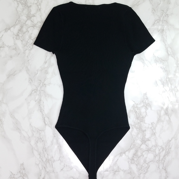 Black ribbed short sleeve bodysuit - Picture 6 of 8